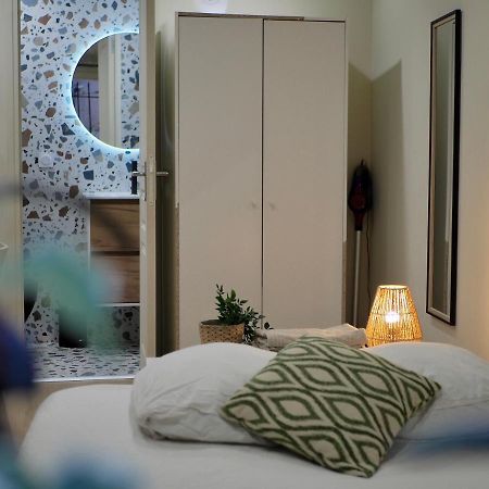 Appartement Palmiers, Coeur De Ville Sur Le Parcours Des Arts Hyeres Exterior photo